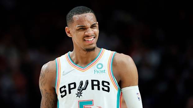 Atlanta Hawks guard Dejounte Murray and several NBA stars, including LeBron James, play at The CrawsOver Pro-Am in Seattle tonight.